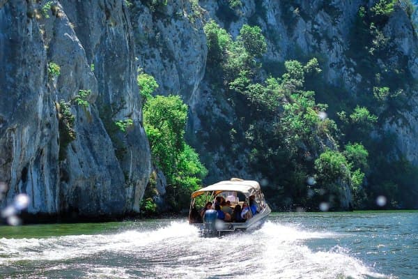 Speedboat Tour through Đerdap Gorge 3